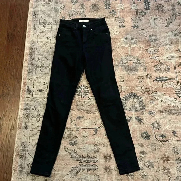 Levi’s Women Skinny Jeans Black Size 24 - NWOT - Picture 1 of 2